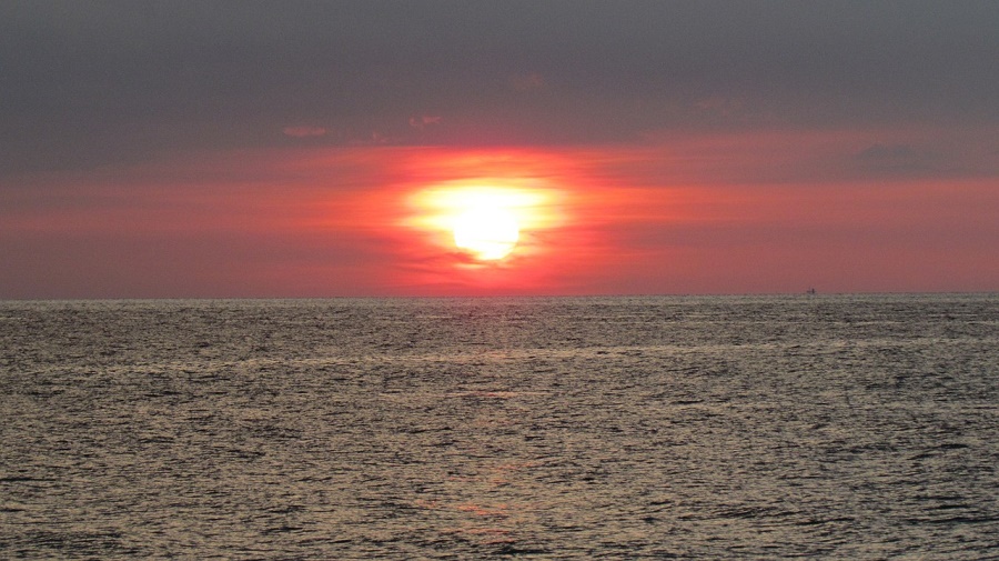 imagem-de-por-do-sol-no-mar-de-cuba